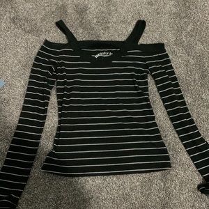 Comfy top, flexible material, size Small